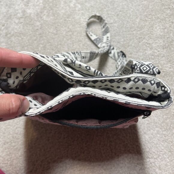 Kavu Mini Keeper Canvas Crossbody Bag Black White Geometric Aztec Small Purse - Picture 9 of 16